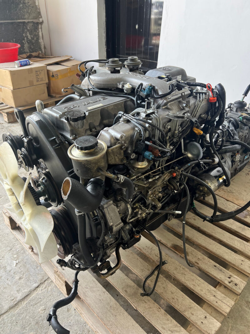 1HD-FT 80 Series Land Cruiser Diesel Engine w/ Transmission
